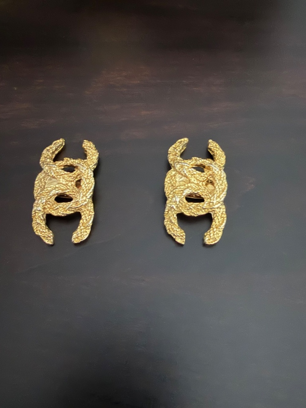 Chanel Bluette Shoe Clips Vintage CC Bluette France Logo Hardware Gold-tone RARE - Picture 8 of 16